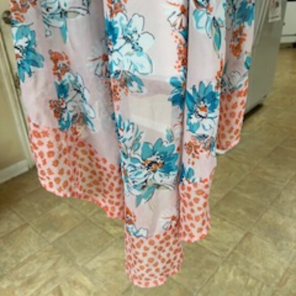 Girls casual dress with ruffles at the top. - Picture 5 of 8